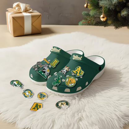 OAK Green Clogs 2026 - Charms Gift Set-DTD